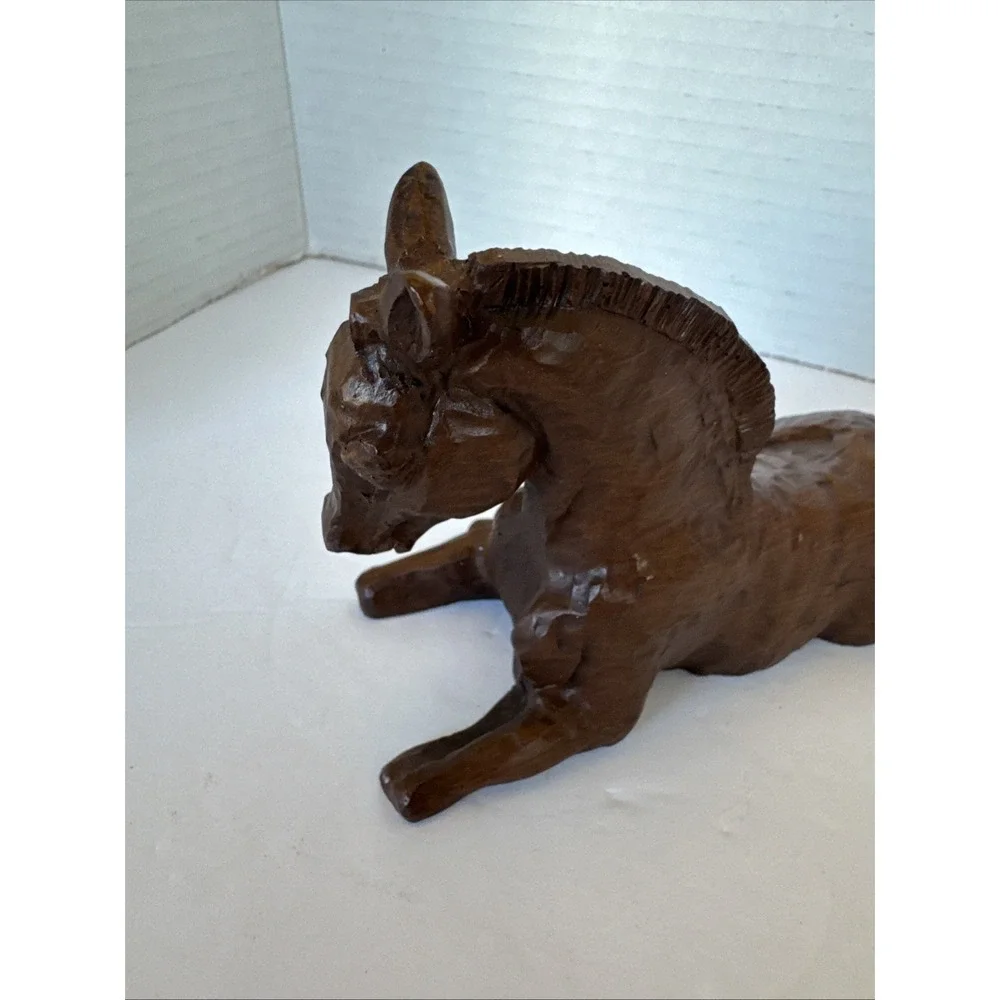 N/A horse figurine